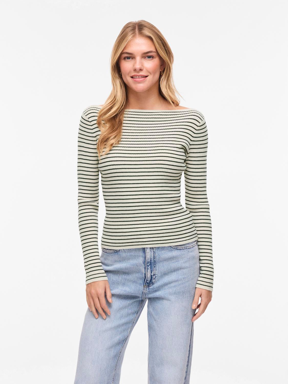 model_shot-front
